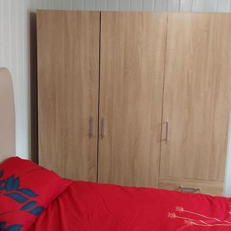 Lovely 3-Bed Apartment In Parkgate โรเธอร์แฮม ภายนอก รูปภาพ