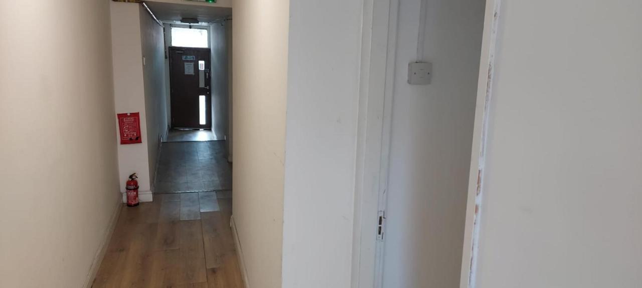 Lovely 3-Bed Apartment In Parkgate โรเธอร์แฮม ภายนอก รูปภาพ