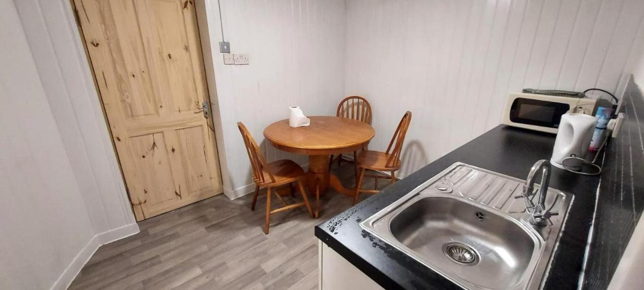Lovely 3-Bed Apartment In Parkgate โรเธอร์แฮม ภายนอก รูปภาพ